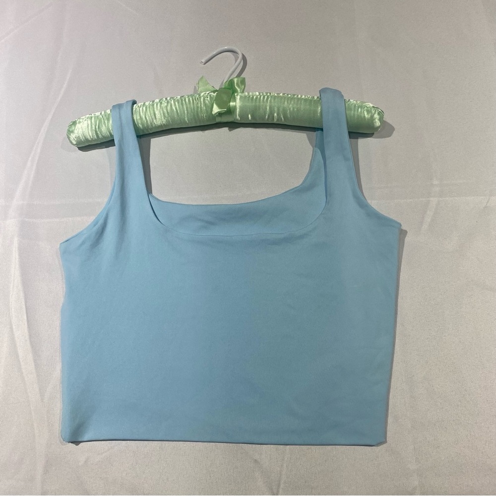 Women’s Fitted Blue Crop Tank Top size Medium